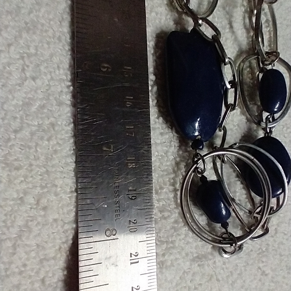 Long dark blue beads silvertone circles necklace - Picture 5 of 5